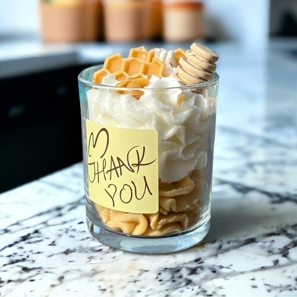 ⚠️SALE Candle // Handmade Honey Comb Shaped Soy Wax Candle SEND OFFERS🥳 - Picture 3 of 4